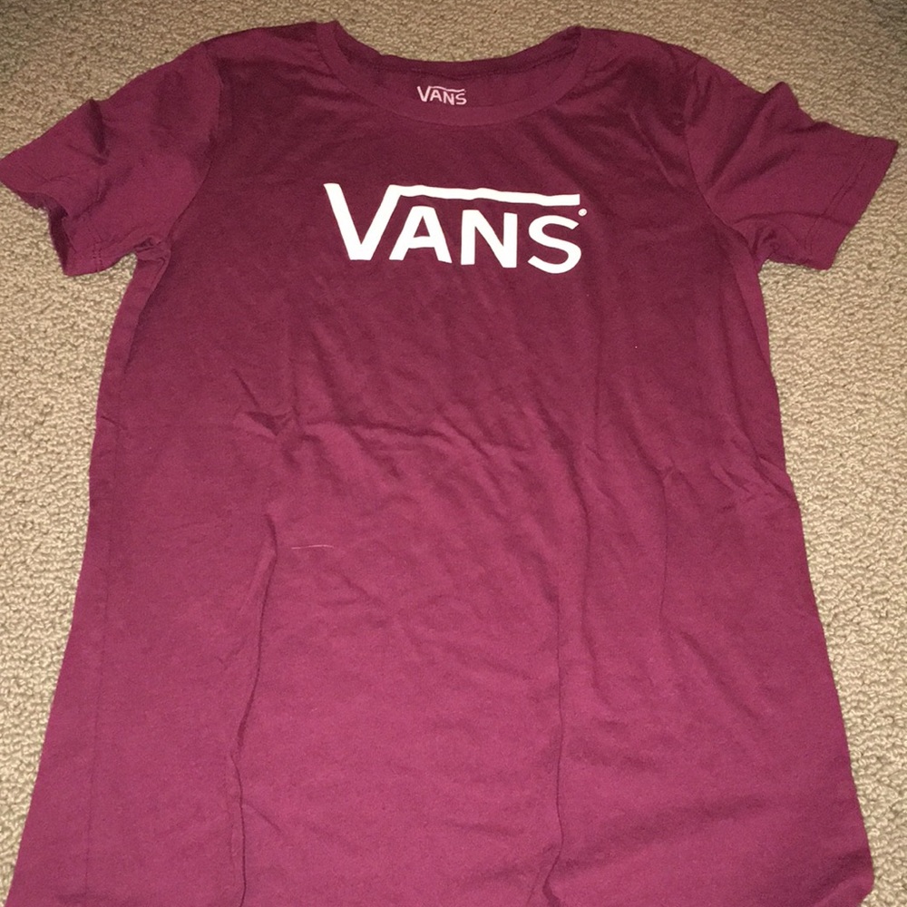 vans maroon tee